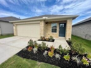 Building Photo - 485 Evergreen Sumac Lp