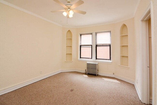 Building Photo - 4842 N Damen Ave