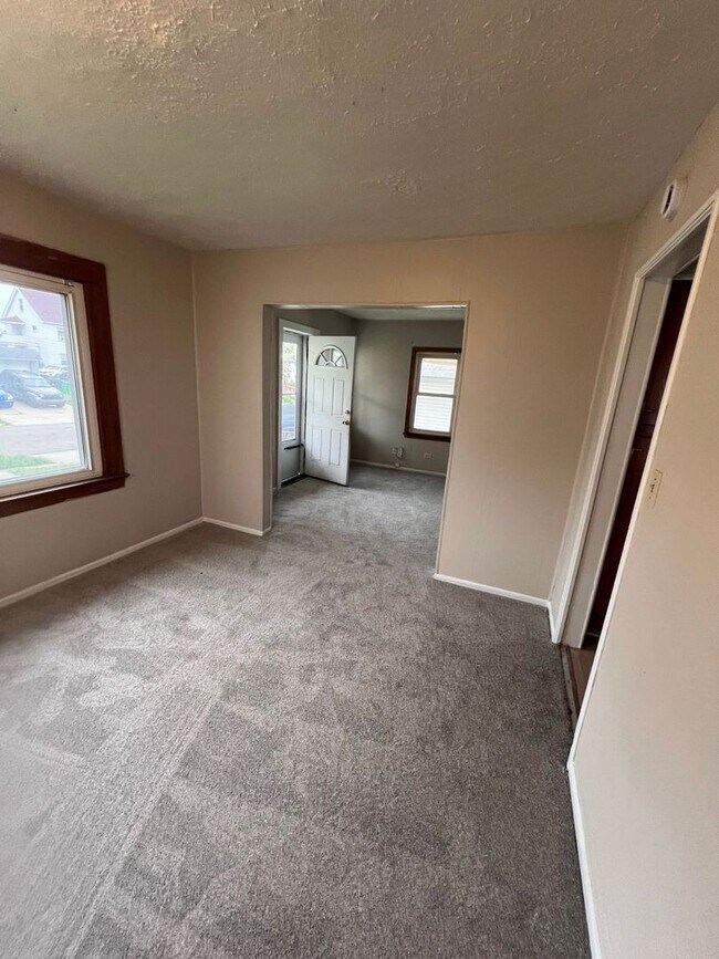 Building Photo - 4702 Burleigh Rd