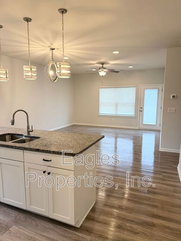 Foto del edificio - 207 Timberline Oak Dr