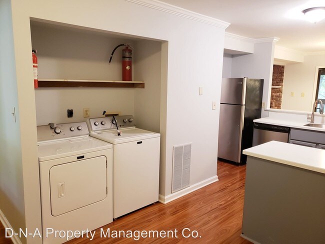Building Photo - 2 br, 2.5 bath House - 216 Falls Circle