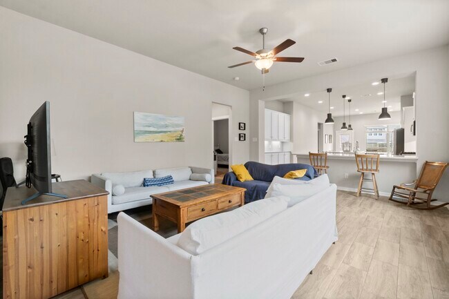 Foto del edificio - 248 Crest Edge St