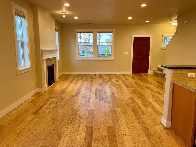 Foto del edificio - Privacy & Nature at Tonquin Woods: The Ultimate Villebois End-Unit