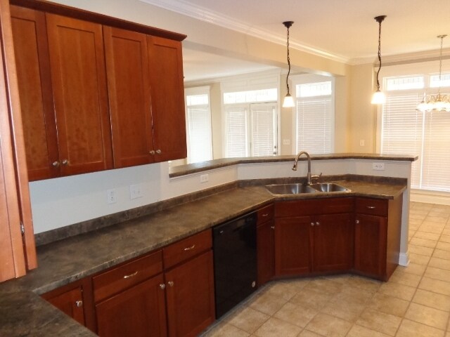 Foto del edificio - 3024 Silver Springs Ct