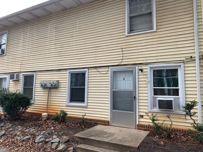 Foto del edificio - 78 Oak Ridge Dr