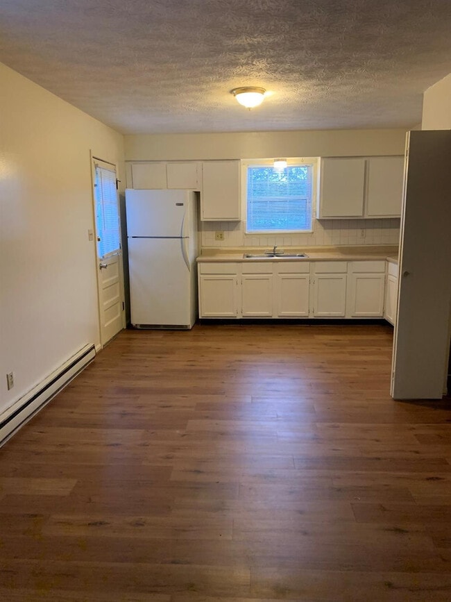Building Photo - 143 Towson Way