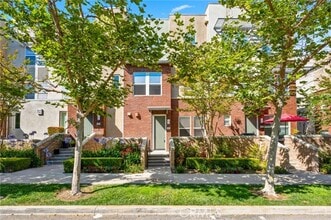 Building Photo - 37 Beacon Way