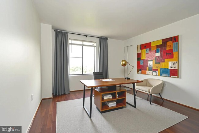 Foto del edificio - 6300 Stevenson Ave