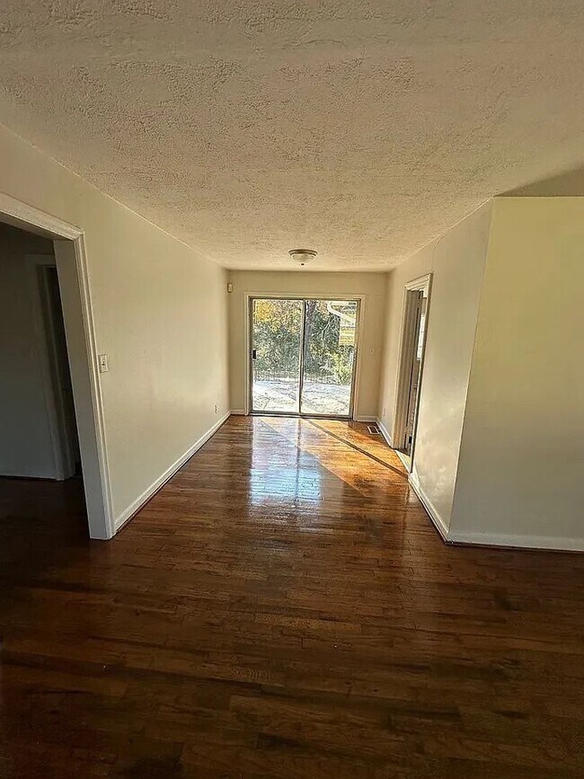 Foto del edificio - 4250 Adams St