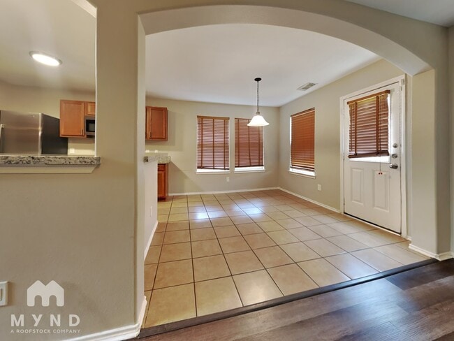 Foto del edificio - 23919 Blossom Crest Ln