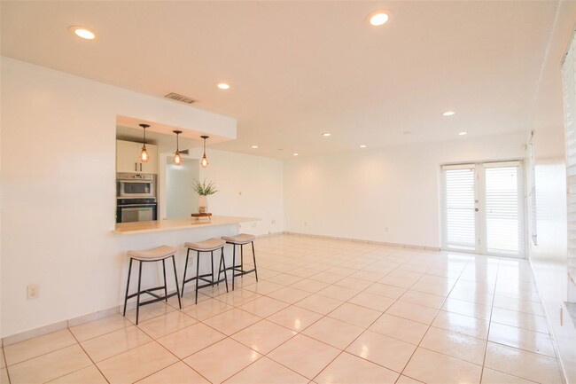 Foto del edificio - 9680 SW 77th St