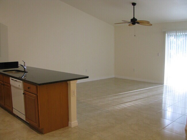 Building Photo - 1213 Oceanic Rd