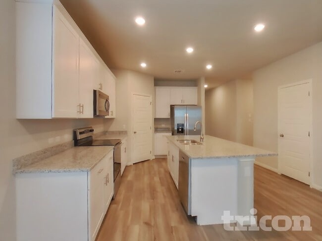 Foto del edificio - 5820 Zoey Wy