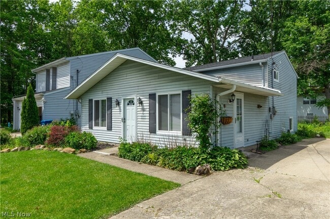 Building Photo - 5922 Albert Ave