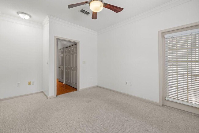 Foto del edificio - 1111 Westchester Ln NE
