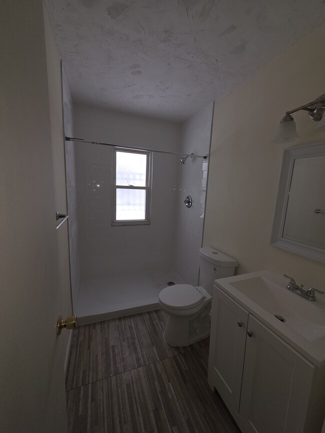 Building Photo - 4436