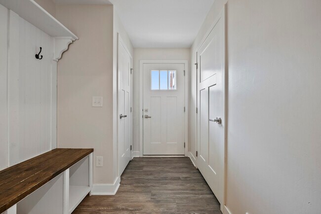 Building Photo - 586 Westport Street