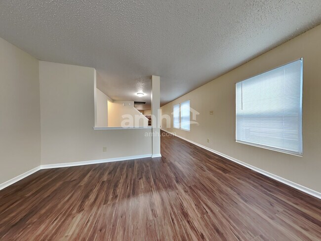 Foto del edificio - 1212 N Aberdeen Dr