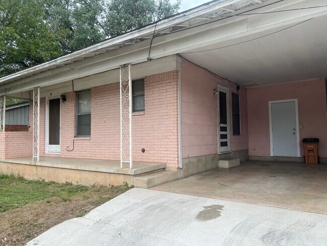 Carport - 3103 Burleson Rd