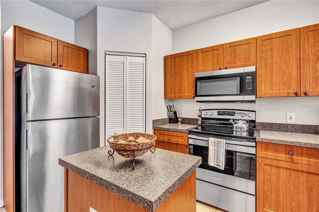 Building Photo - 2250 Portofino Pl