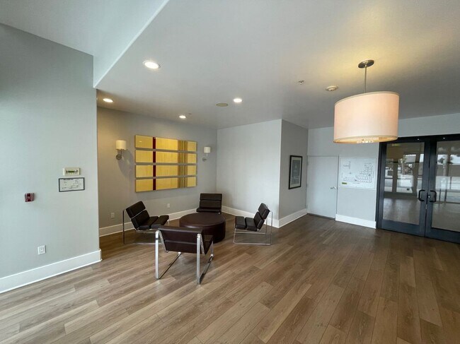 Foto del edificio - 931 E Walnut St