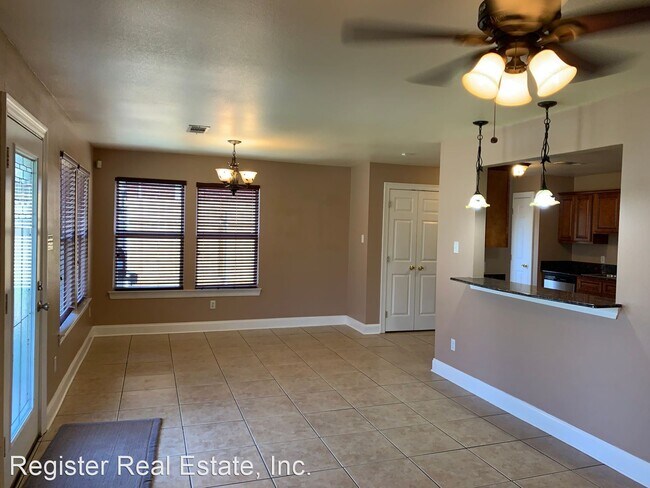Building Photo - 3 br, 2 bath House - 4531 Metropolitan Dr.