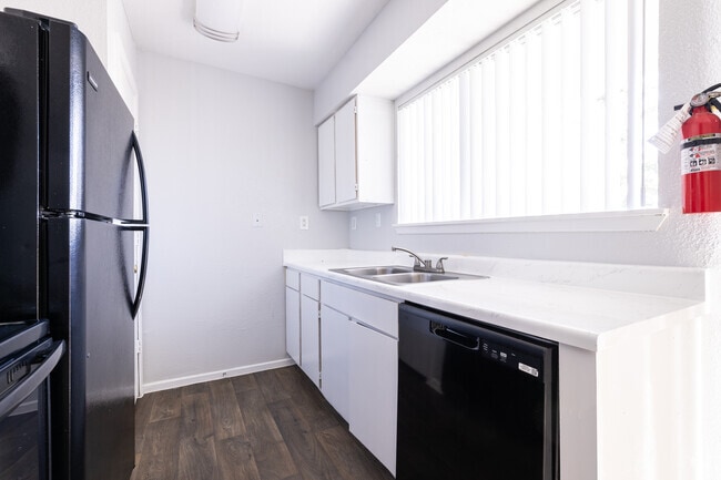 Cocina - 2 habitaciones, 1 baño - 818 pies cuadrados - Carriage Woods Apartments