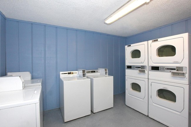 Laundry Facility - Fox Creek Camden