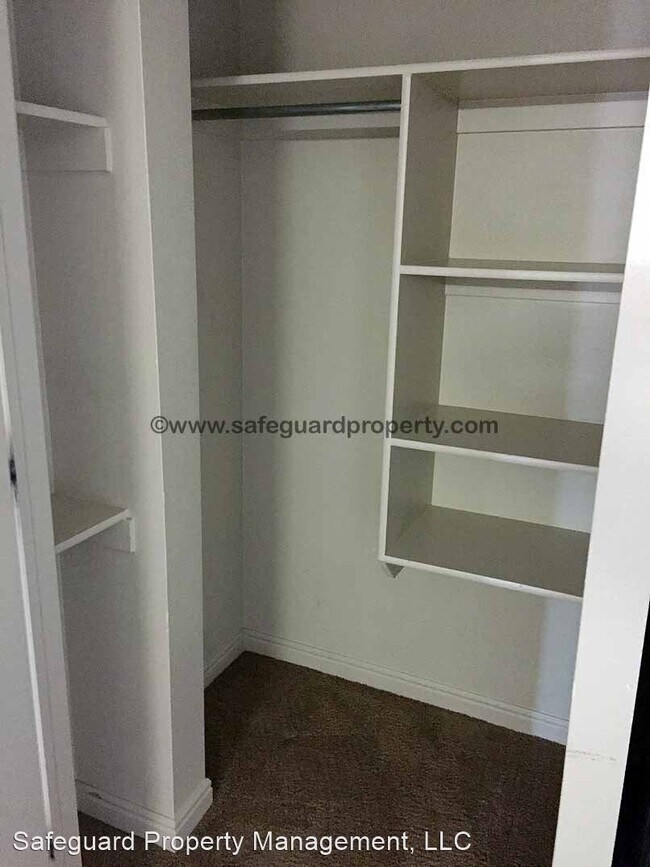 Building Photo - 2 br, 1 bath House - 5700 South 900 East #7