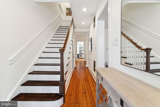 Building Photo - 333 S Smedley St
