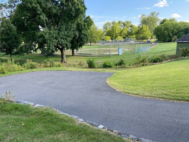 Foto del edificio - 319 Bridge St