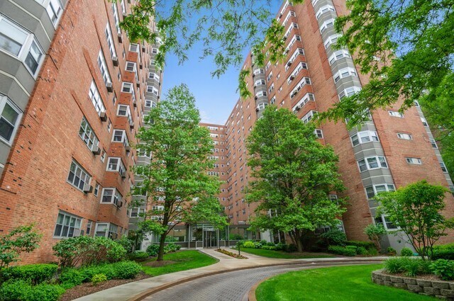 Primary Photo - 4980 N Marine Dr