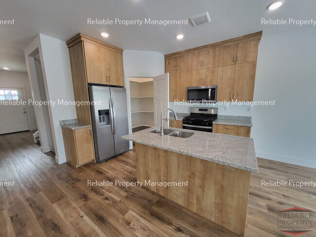 Building Photo - 347 Eliza Joy Ln