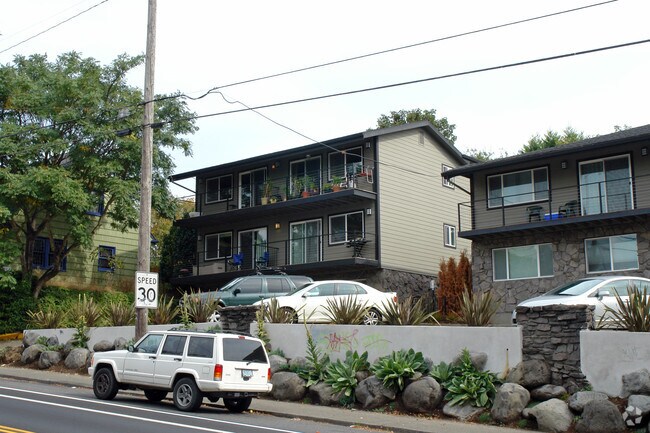 Building Photo - Sacramento Heights Condominium