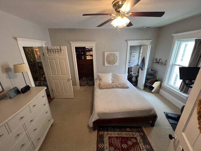 Main bedroom with attached bath - 807 Greenleaf St