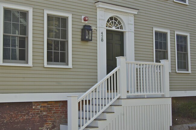 Foto del edificio - 428 Pleasant St