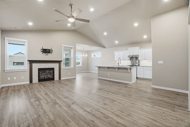 Foto del edificio - 4268 May Ella Lp