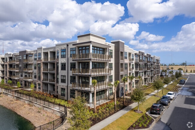 Building Photo - Barlow