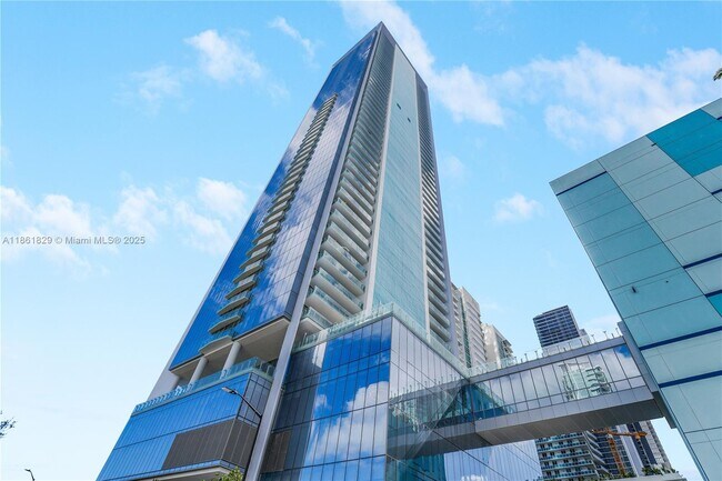 Foto del edificio - 700 NE 26th Terrace