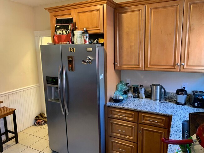 Building Photo - AMAZING 4 BED 2 BATH UNIT!!!!