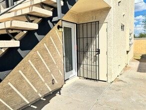 Building Photo - 1849 N Spring