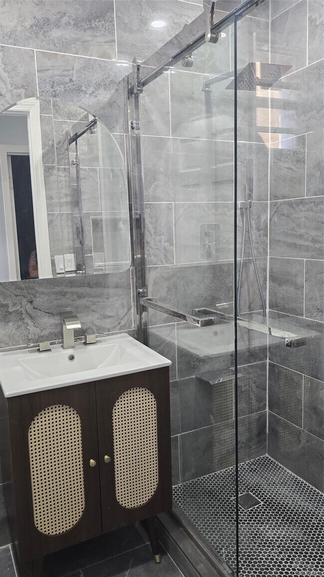 Foto del edificio - 88-41 161st St