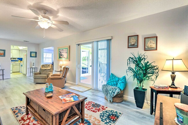 Foto del edificio - 572 Bellaire Dr