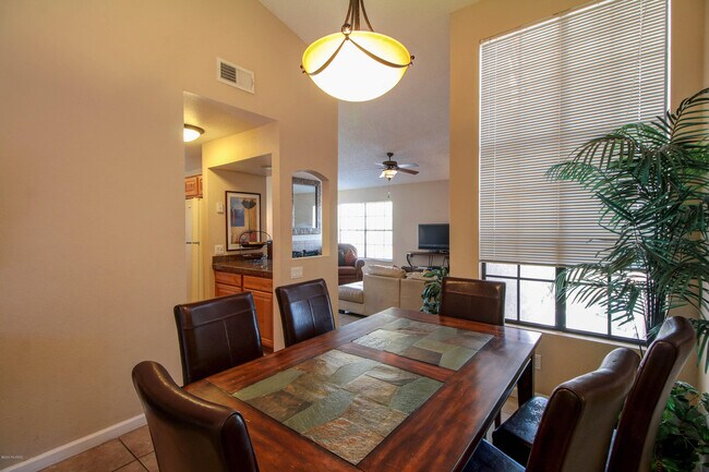 Building Photo - 6445 N Tierra De Las Catalinas