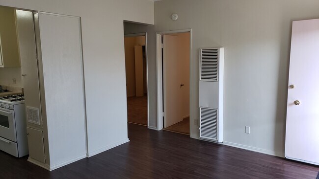 Sala de estar - 327 W Carson St