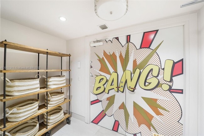 Foto del edificio - 2627 S Bayshore Dr