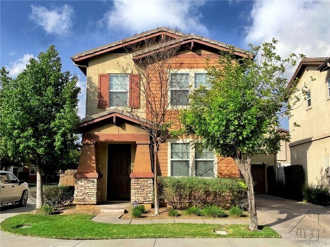 Building Photo - 1225 Evergreen Cir