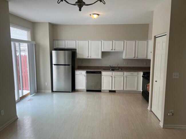 Foto del edificio - 690 Zachary Dr