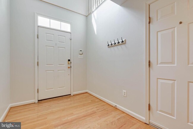 Building Photo - 8914 Lee Manor Dr