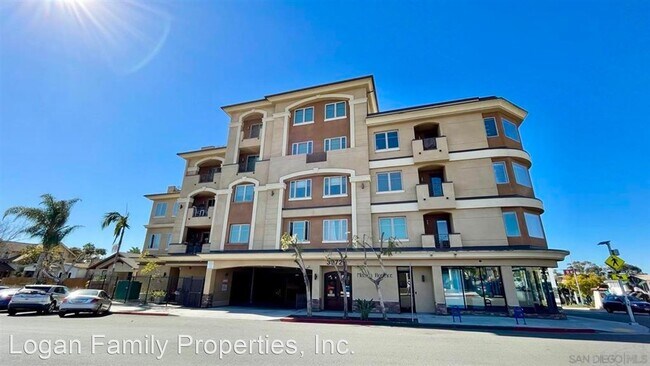 Building Photo - 2 br, 2.5 bath House - 3972 Albatross Stre...